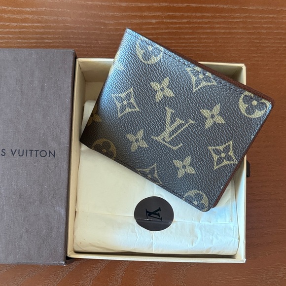 Louis Vuitton Monogram Canvas Bifold Wallet